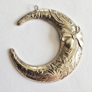 Vintage moon pendant crescent bow silver tone charm metal lunar celestial